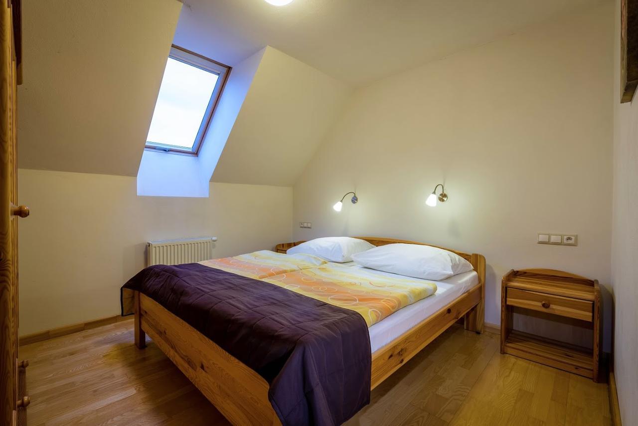 Guest House Privat Pod Lesom Pavčina Lehota Eksteriør billede