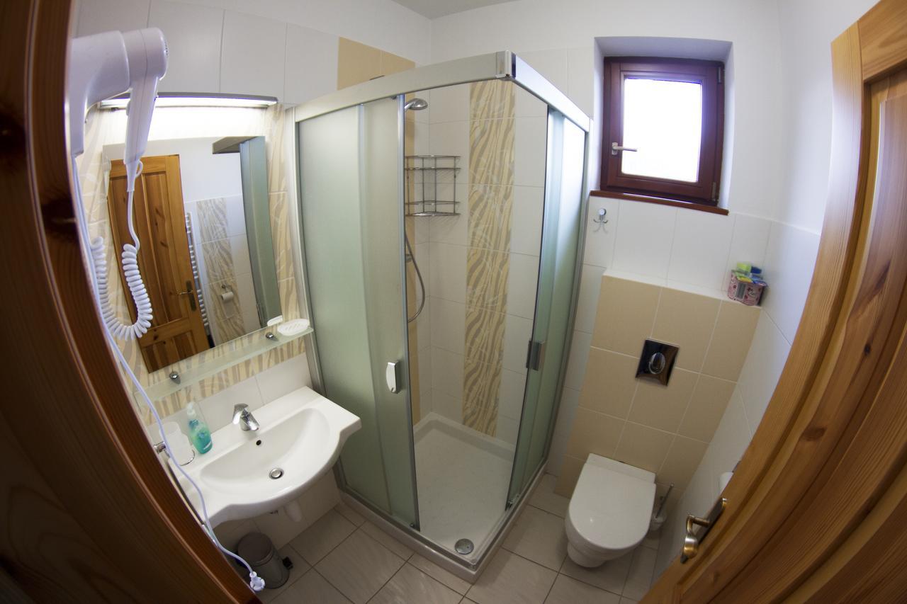 Guest House Privat Pod Lesom Pavčina Lehota Eksteriør billede