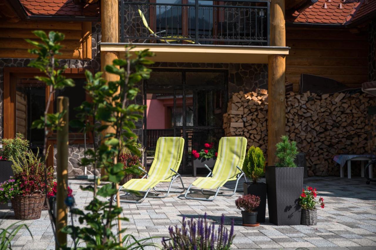 Guest House Privat Pod Lesom Pavčina Lehota Eksteriør billede